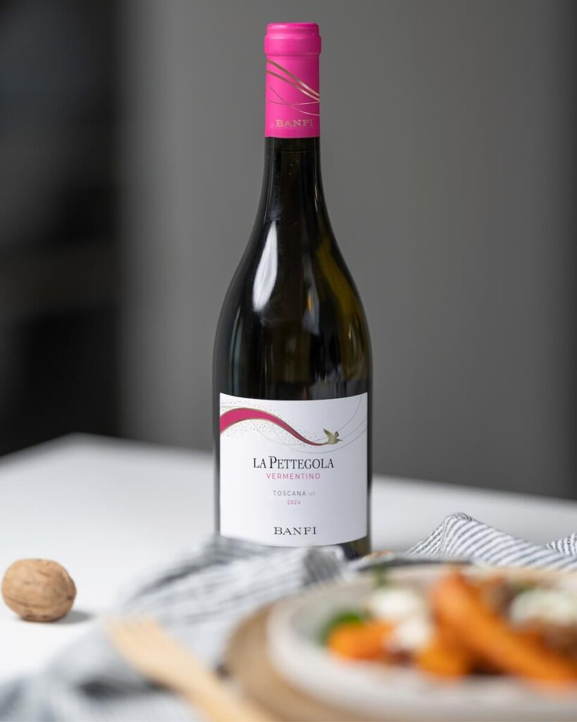 Les potins de Banfi: l'artiste Elisa Seitzinger signe la nouvelle édition limitée en 2025 des meilleurs vendeurs d'une édition limitée.