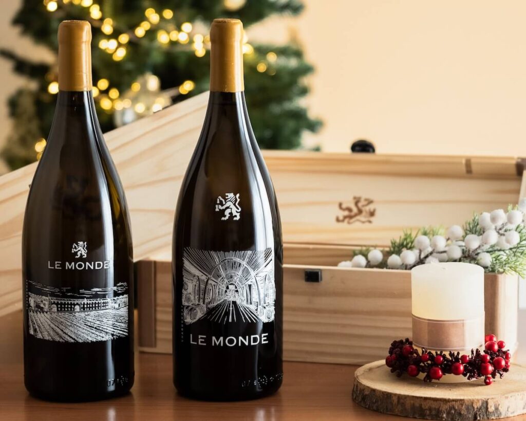 Le Monde célèbre les vacances avec un Chardonnay Doc Magnum en édition spéciale