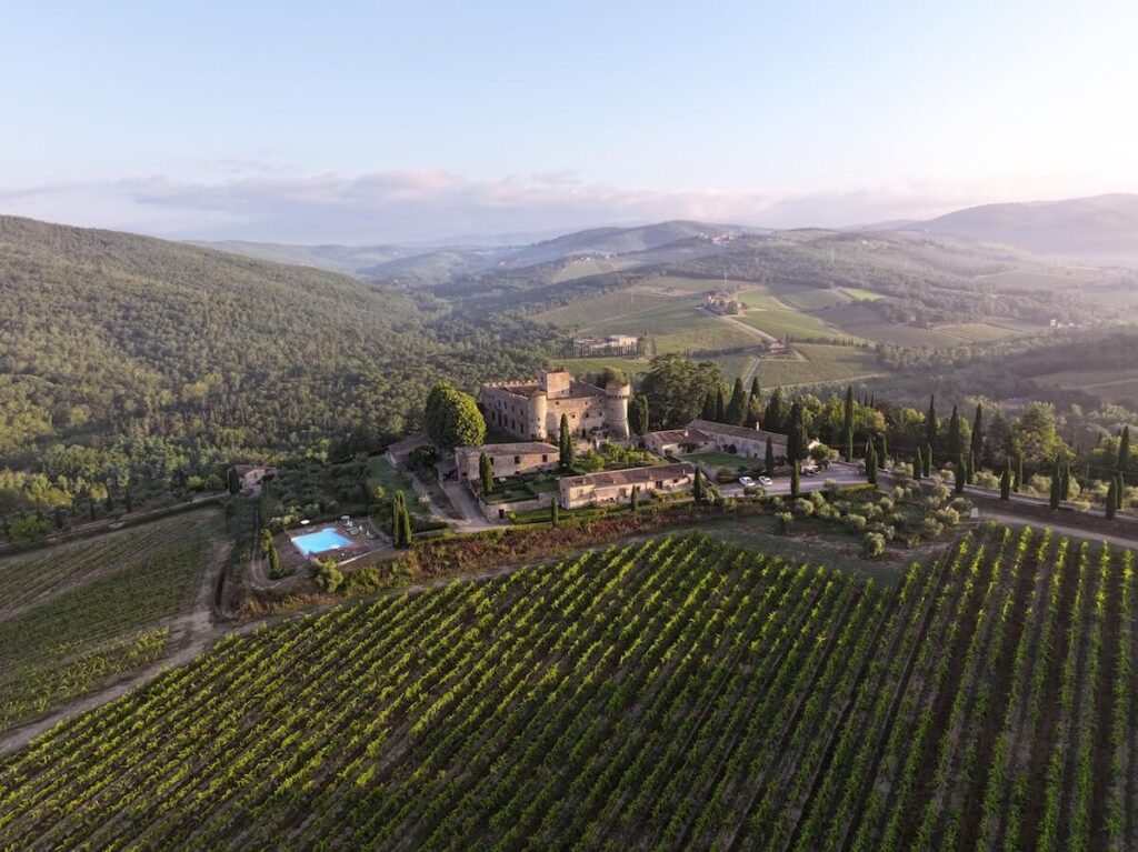 Dormir dans les collines de Chianti Classico dans l'ancienne tour de Guardia di Castello di Meleto