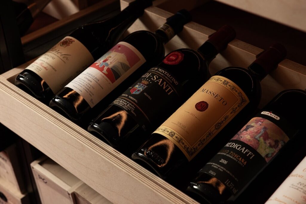 Le premier marché européen B2B2C pour les vins rares. Le nouveau portail en ligne Paradiso pour les collectionneurs et les passionnés est appelé Vinodoo.