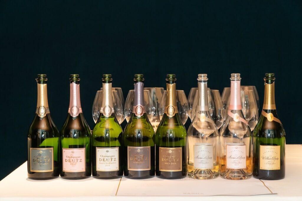 Le champagne Deutz revient en Italie grâce à Sagna Spa découvrir la présentation de cette maison historique de Aî et de son champagne.