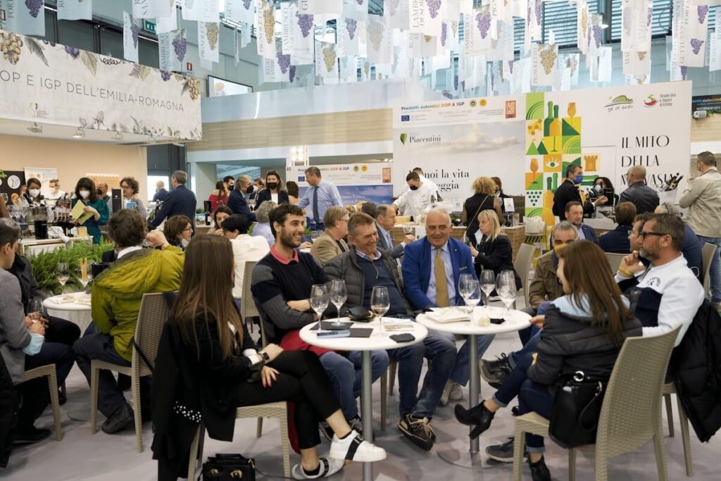 Le Colli Piacentini Consortium lance trois étapes promotionnelles à Piacenza et Milan pour améliorer les vins de Doc: dégustations et masterclasses.