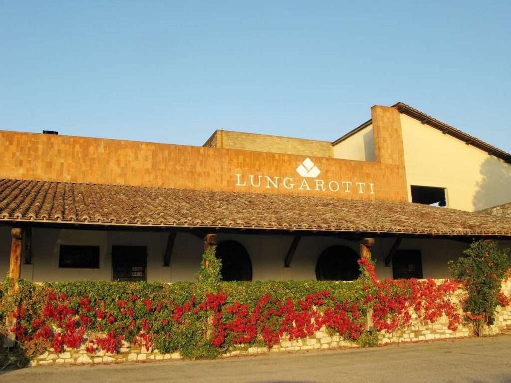 Cantina Lungarotti de Torgiano, Restyling in the signe de l'Ombrie: nouvelle hospitalité, expériences de vin et identité visuelle contemporaine