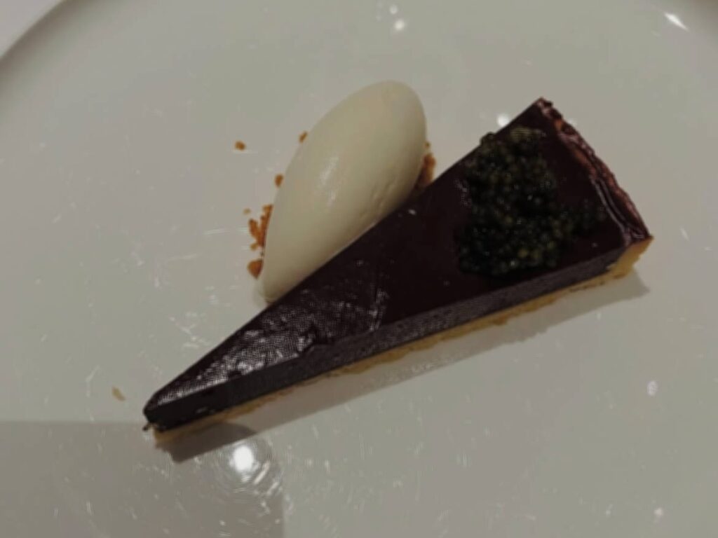 Caviar et bulles: l'excellence sensorielle des Julians du caviar et avec vetoraz