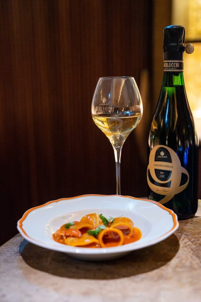 Berlucchi dévoile la Riserva Franco Ziliani 2011 : l'art intemporel de la Franciacorta la plus exclusive de la Maison di Borgonato di Corte Franca.