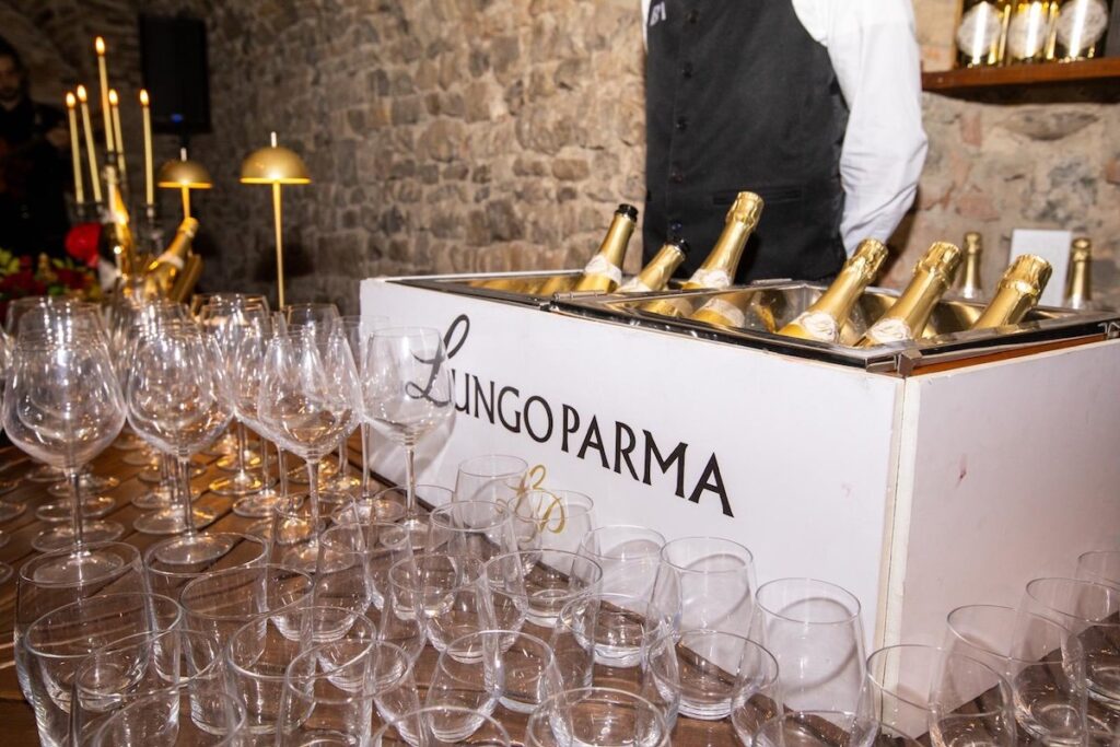 Lungoparma: l’eleganza parmense si illumina con il nuovo Oro 99