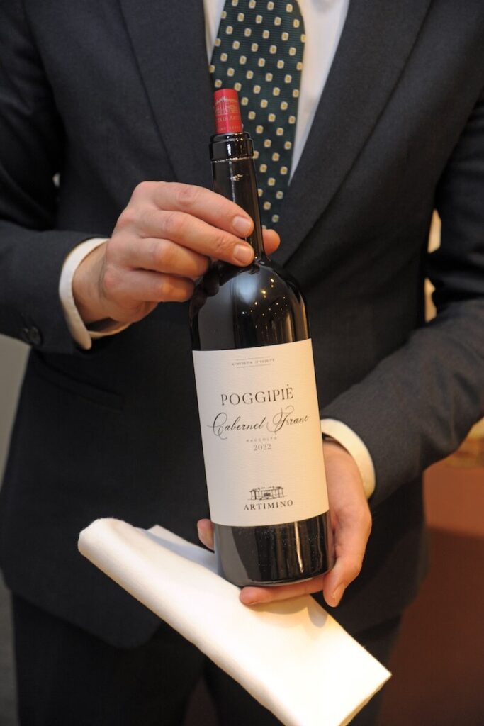 Des autochtones différemment : l'idée du Cru selon Artimino Wine Estate qui interprète l'identité des collines Médicis dans une clé contemporaine