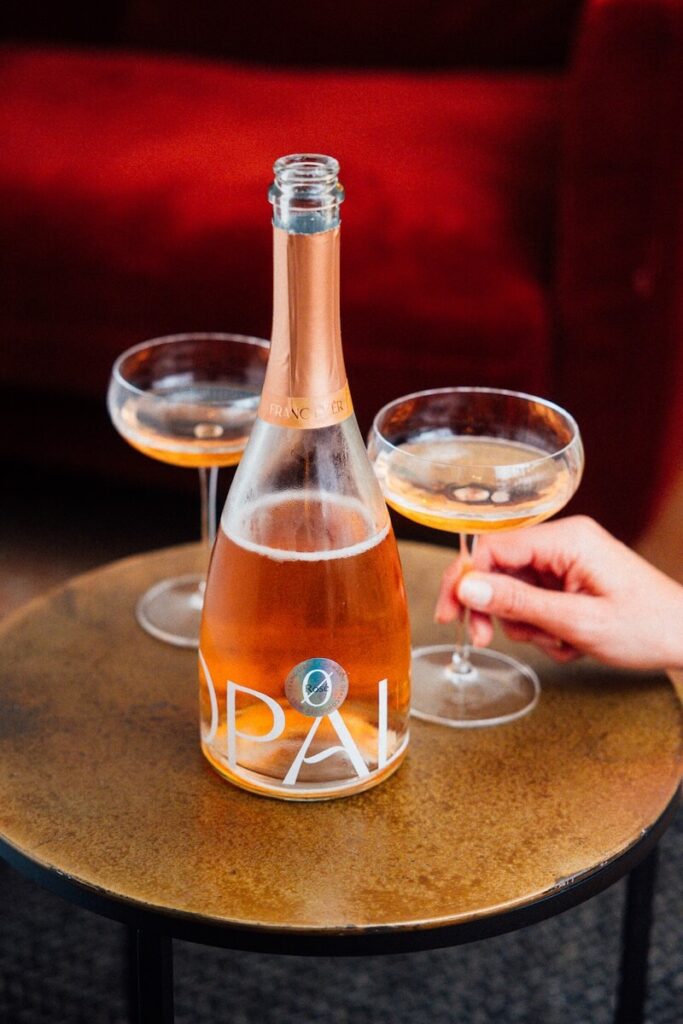 Un nouveau toast pour les fêtes : la révolution 0% alcool de Franc Lizêr, la gamme de vins sans alcool de Lea Winery