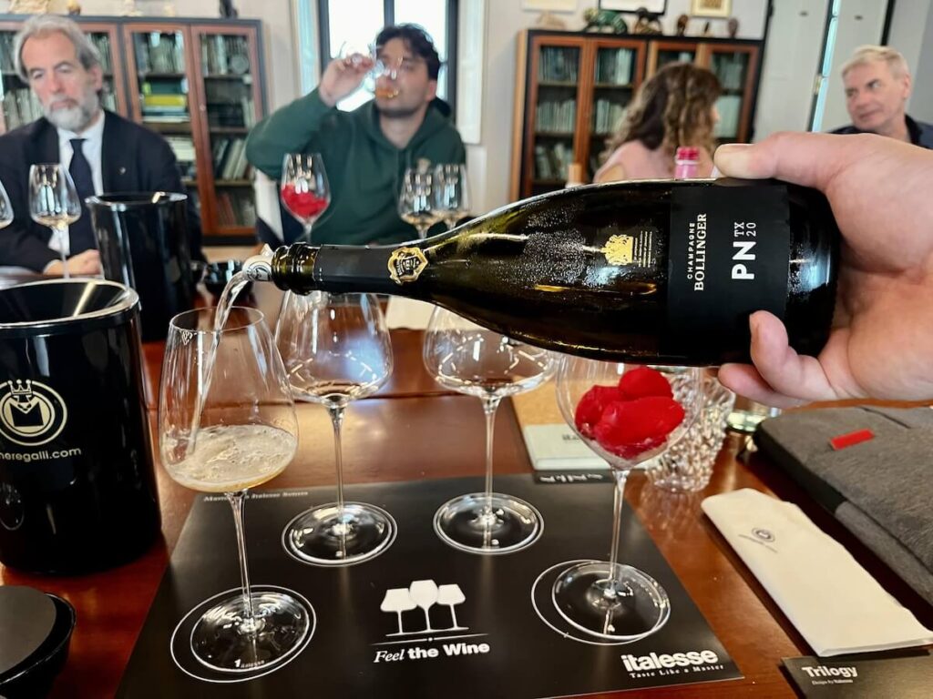 Découvrez la masterclass Italesse à Monza et la collection Trilogy : trois verres conçus pour sublimer les nuances du Champagne et des bulles.