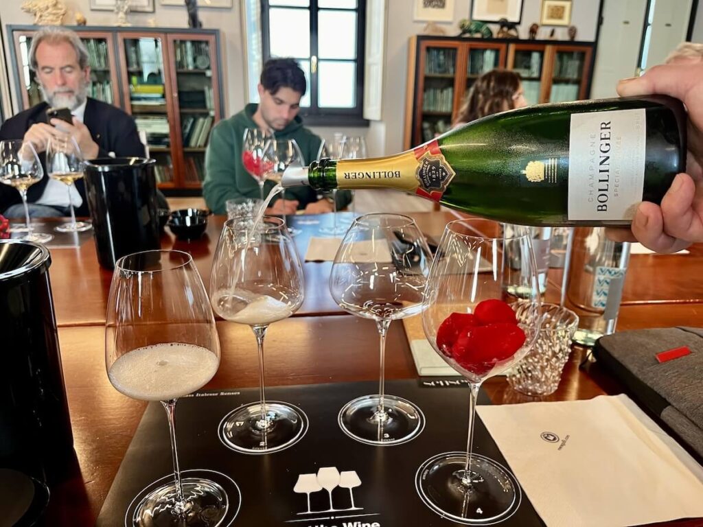 Découvrez la masterclass Italesse à Monza et la collection Trilogy : trois verres conçus pour sublimer les nuances du Champagne et des bulles.