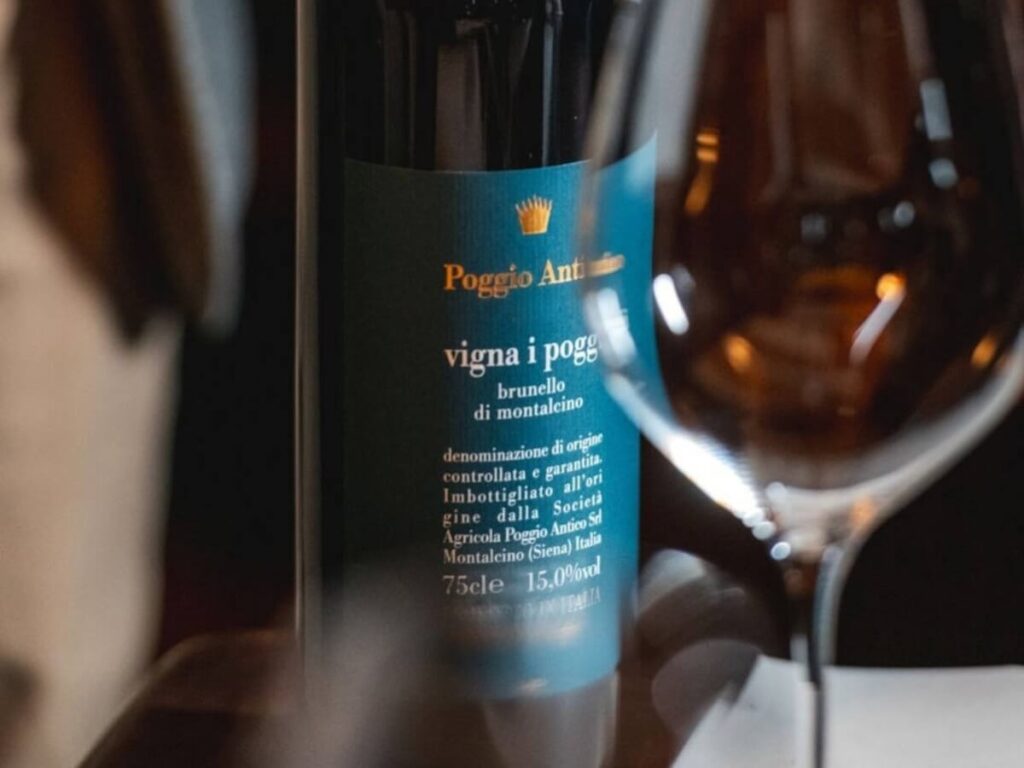 Poggio Antico présente Brunello et Vigna i Poggi 2021 : élégance de haute altitude, nouvelle orientation commerciale et identité de Montalcino au-dessus de 550 mètres.