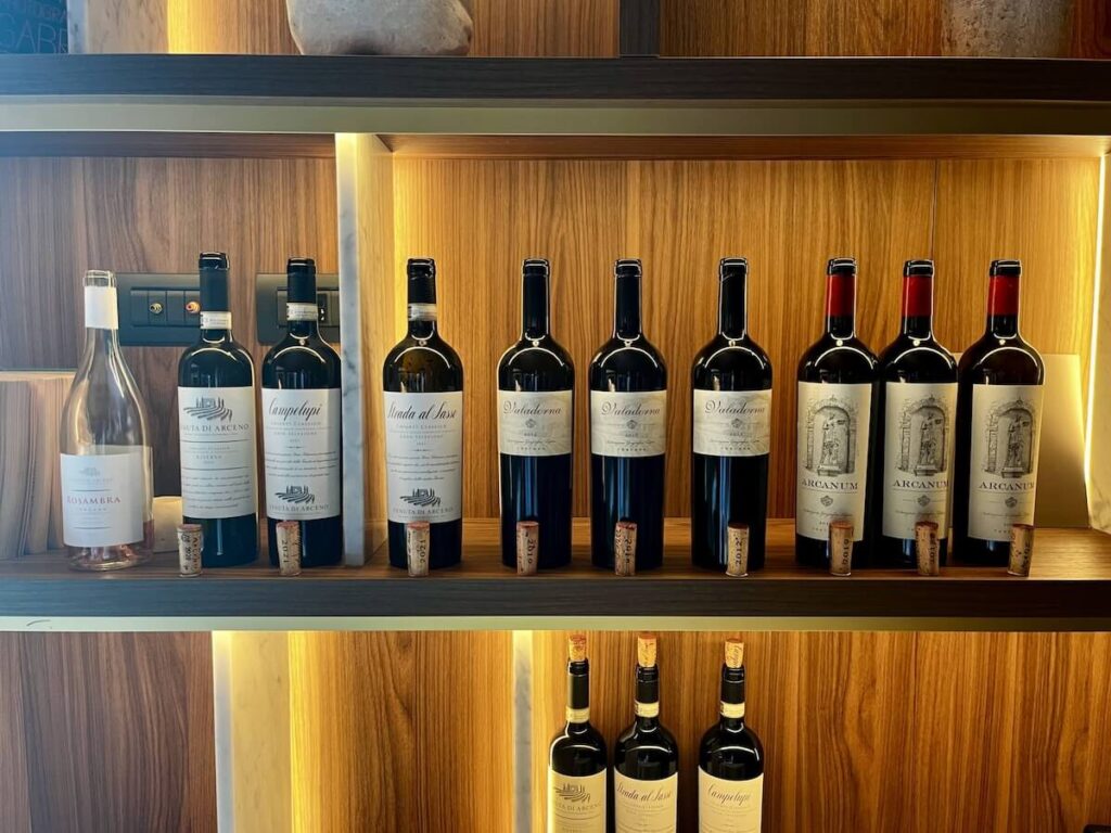 La Tenuta di Arceno fête Noël avec les recettes du chef Alessandro Cappotto. Découvrez Chianti Classico, Arcanum et Valadorna en combinaison.