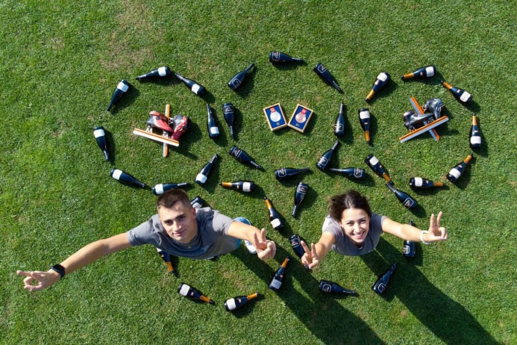 Maso Martis porte un toast aux Jeux Olympiques de Milan Cortina 2026 avec 50 Magnum « Madame Martis Dosaggio Zero 2011 » en édition limitée