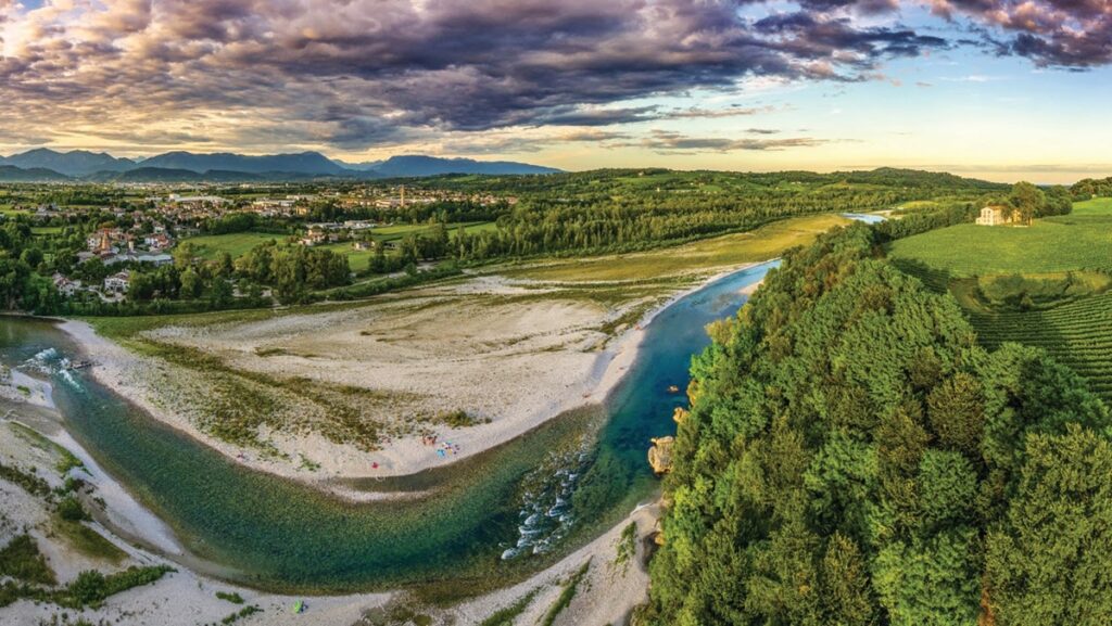 Levigo de Tenuta San Giorgio est né sur l'île de Papadopoli : un Pinot Grigio frais, minéral et polyvalent.