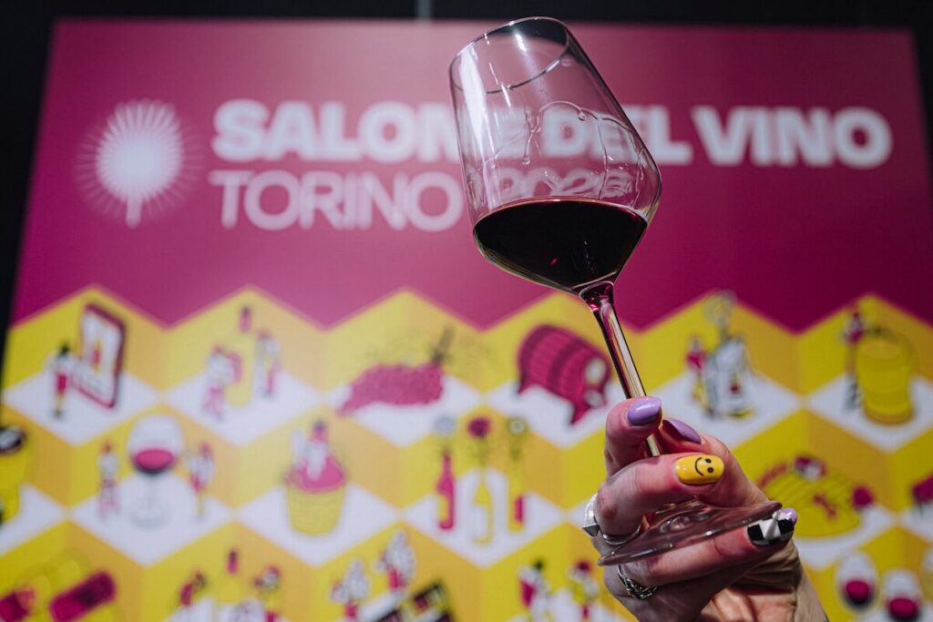 Plus de 19 000 participants pour le Salon du Vin de Turin 2026 : un mois d'événements, plus de 500 caves, des masterclasses à guichets fermés et un public nombreux.