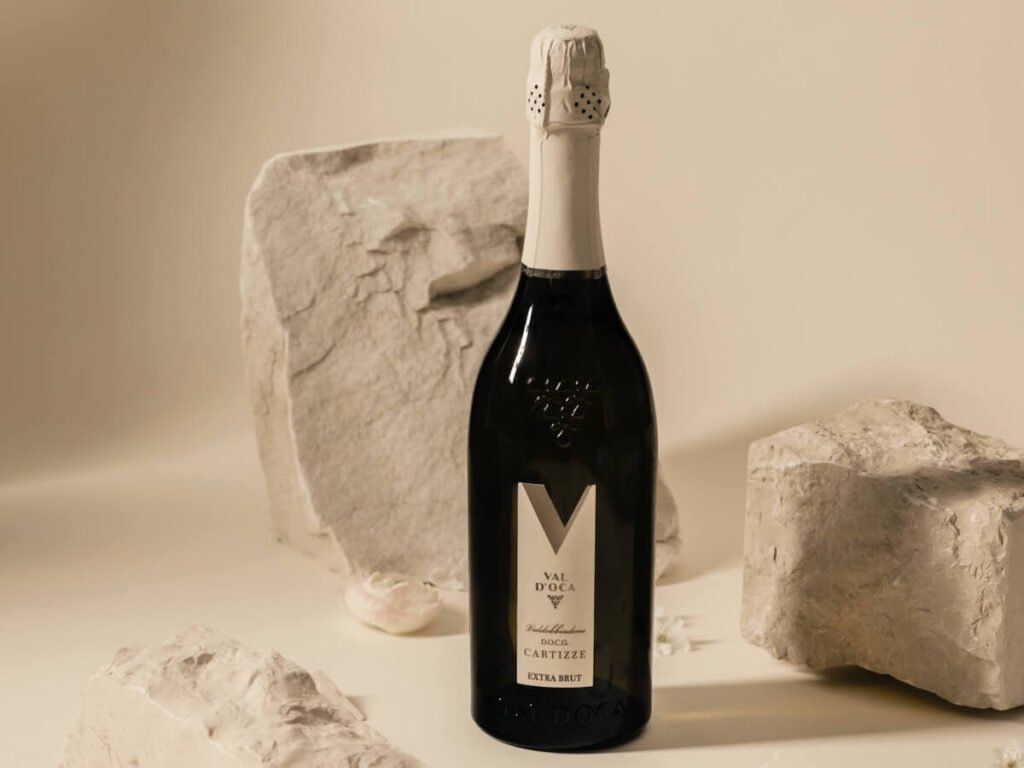 Val d'Oca lance le nouveau Cartizze Extra Brut et renforce son positionnement premium avec le partenariat avec Champagne Encry