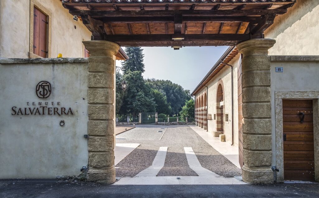 Lovers' Gambit fait ses débuts à Vinitaly 2026 : la nouvelle ligne Salvaterra raconte la Valpolicella du XVe siècle