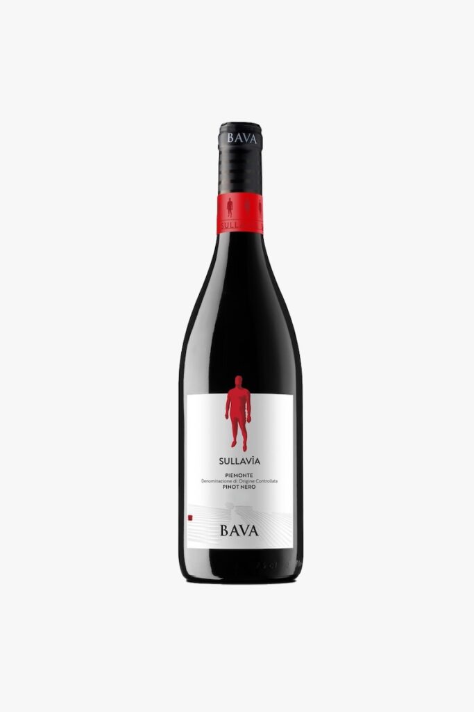 Bava présente « Sullavìa » à Vinitaly 2026, le nouveau Piémont Doc Pinot Noir issu d'un seul vignoble de Bricco Roche à Agliano.