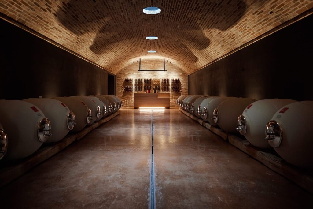 Mura Mura presenta en Vinitaly 2026 las nuevas etiquetas Giulietta y Orlando, dos vinos que cuentan la historia de Piemonte entre Monferrato y Langa.