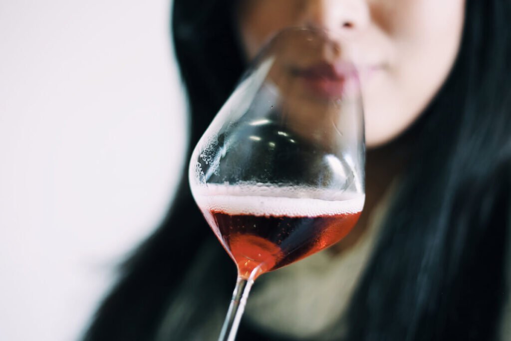 Le champagne à Pâques : comment l'accorder avec le gâteau de Pâques, la charcuterie, les lasagnes blanches, les pâtes farcies, l'agneau au four et la pastiera napolitaine.