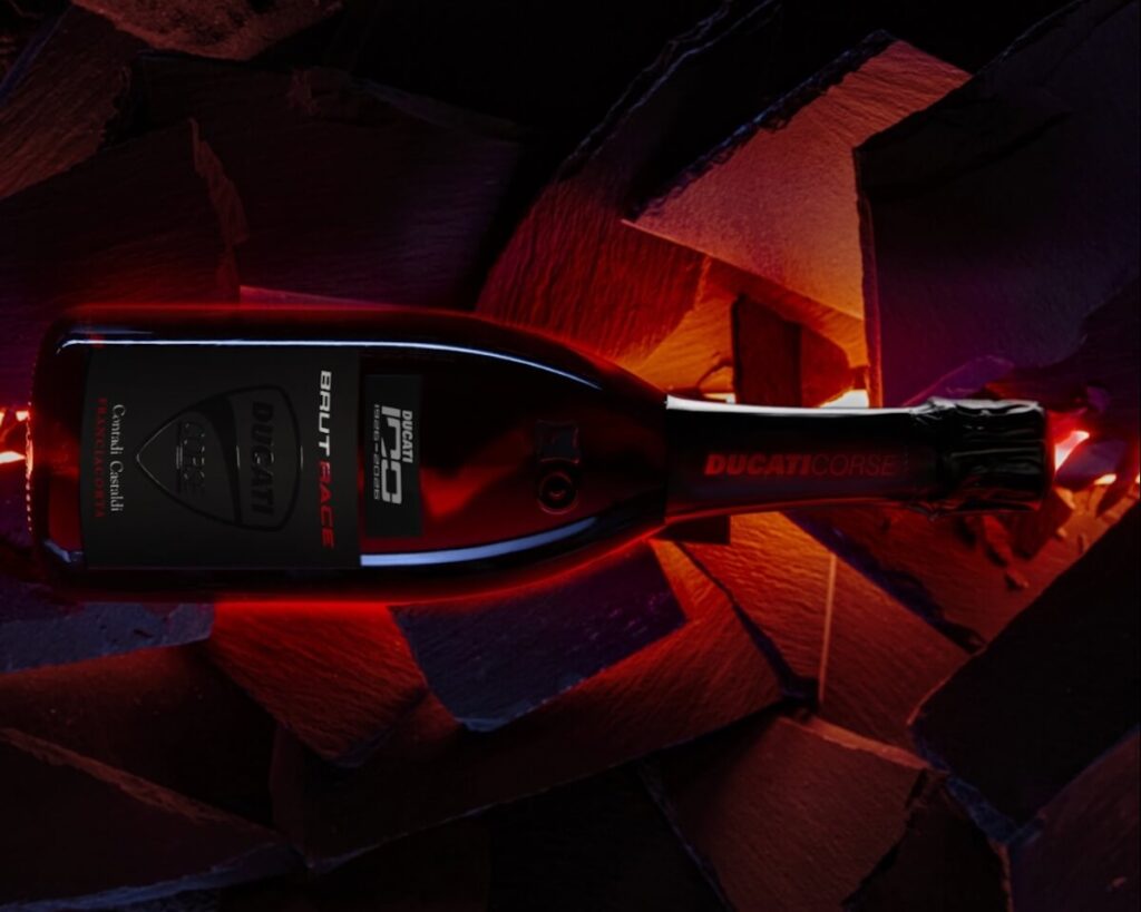 Contadi Castaldi toasts Ducati’s Centenary with the Brut Race Franciacorta, symbol of their long‑standing partnership.