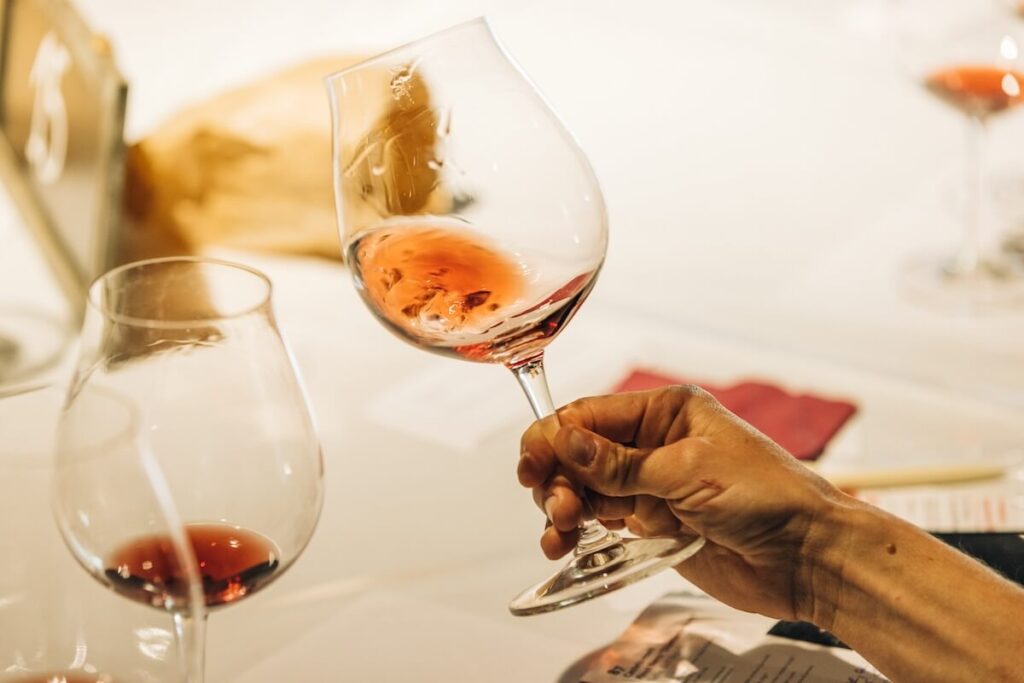 Le meilleur Pinot Noir d'Italie 2023 est le Riserva Abtei Muri de Tenuta Cantina Convento Muri-Gries : le Top 5 parle le Tyrol du Sud