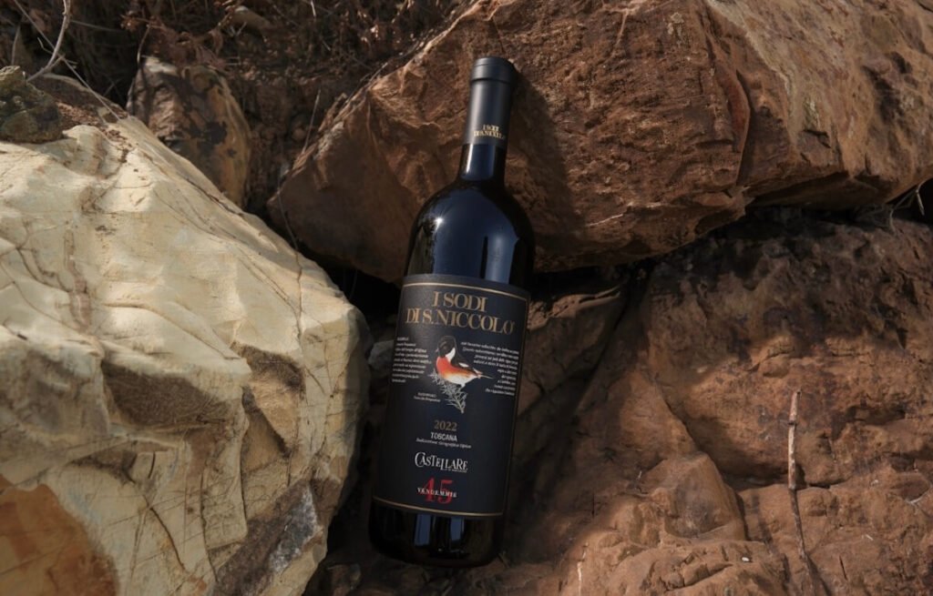 I Sodi di S Niccolò Castellare di Castellina célèbre 45 vendanges avec le millésime 2022 : nouveau design, scores et style Super Toscan.