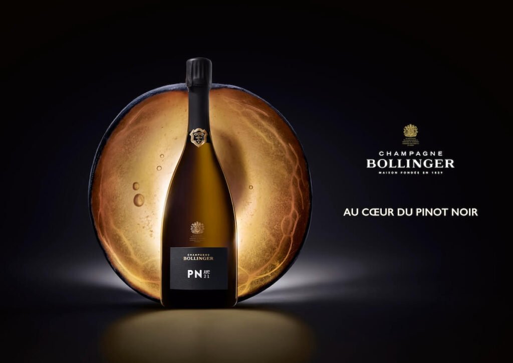 Bollinger présente PN AYC21 : Champagne Blanc de Noirs 100% Pinot Noir d'Aÿ avec millésime de base 2021 et vins de réserve.