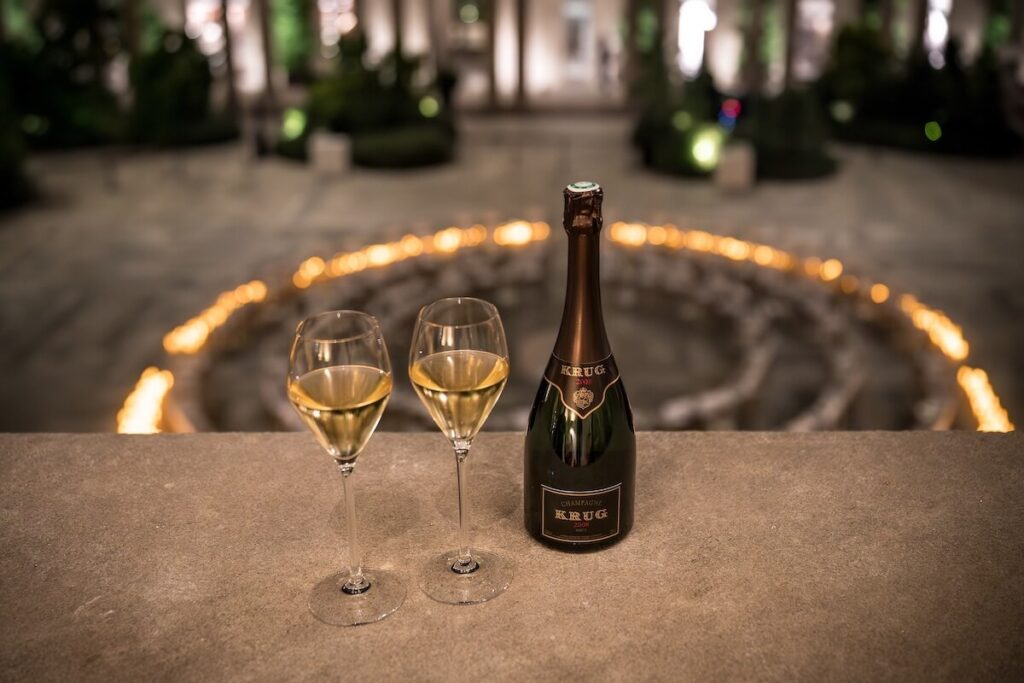 Krug Clos d'Ambonnay 2008 fait ses débuts en Italie : la dégustation du Pinot Noir le plus exclusif en Champagne à Milan.