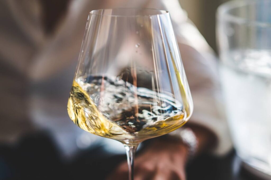 Parcourez les Carnets WineCouture en ligne : le guide des grands vins blancs à votre goût entre territoires, cépages et styles de production